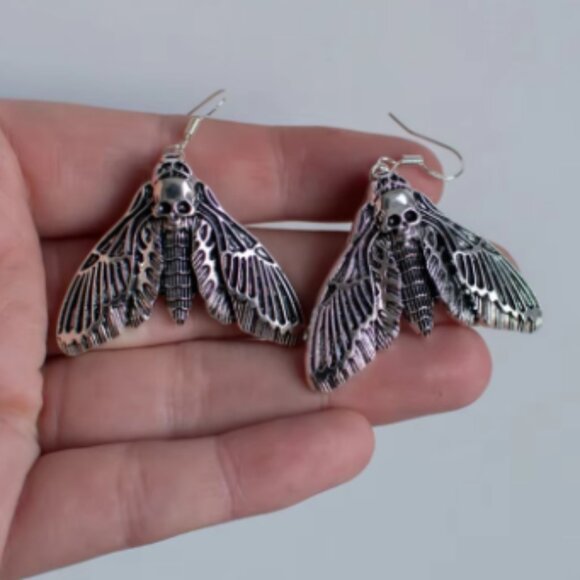 Gothic Silver Toned Moth Skull Earrings Goth Scary Halloween Punk - Picture 1 of 1